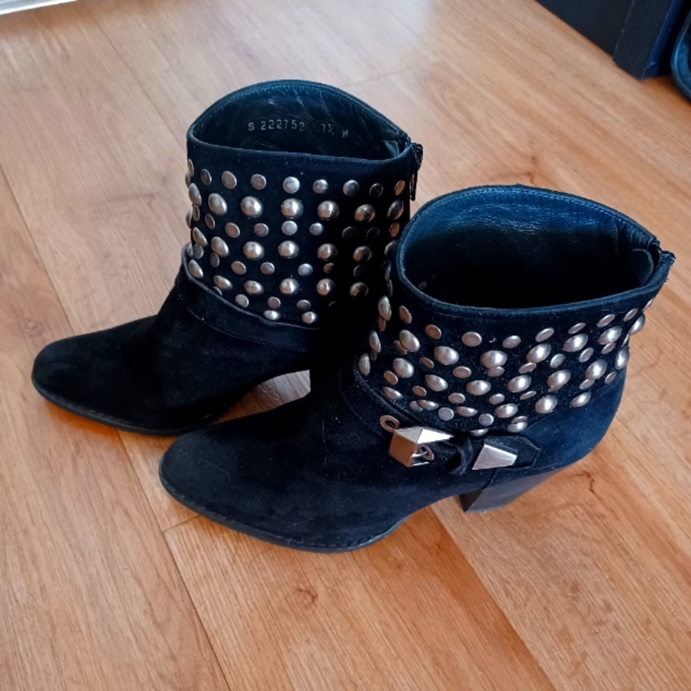 Stuart Weitzman ankle bootie slightly used.